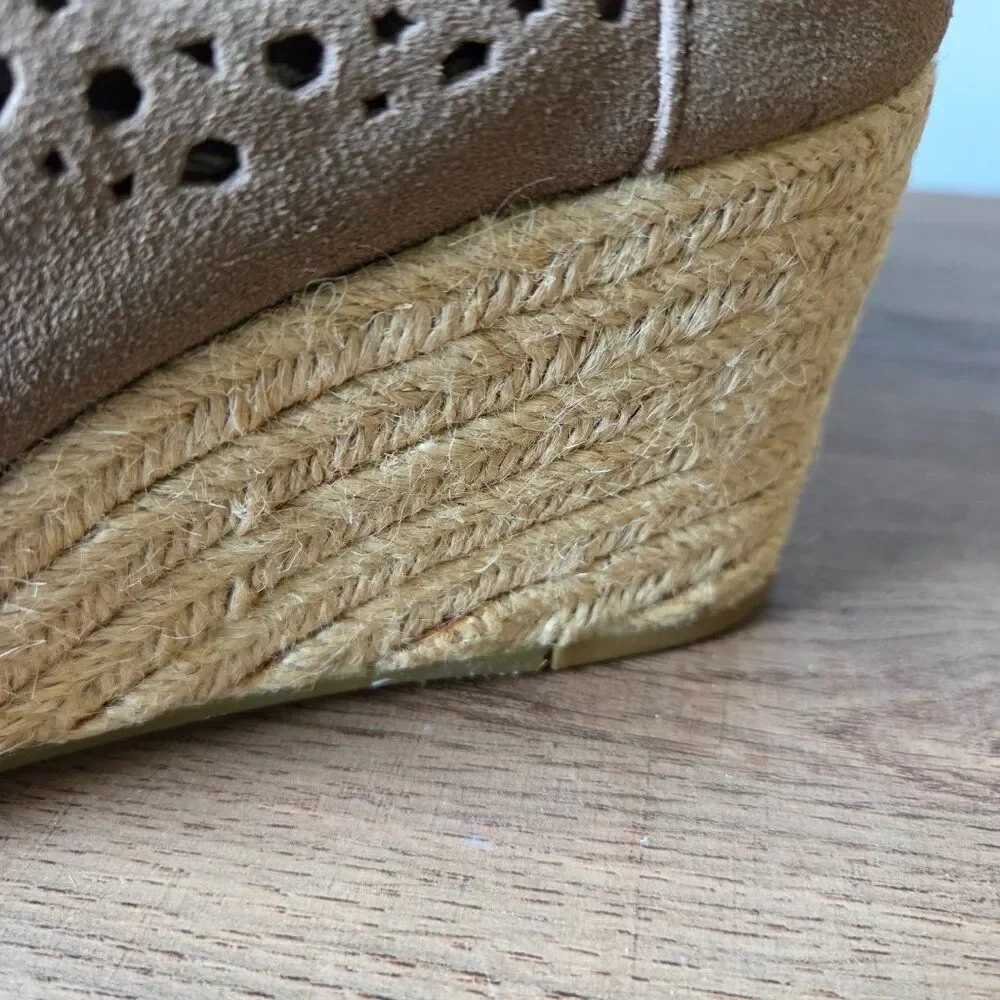 NEW W/O BOX TOMS TAUPE EXPADRILLE WEDGE LEATHER UPPER BOOTIES SIZE 9 WMNS